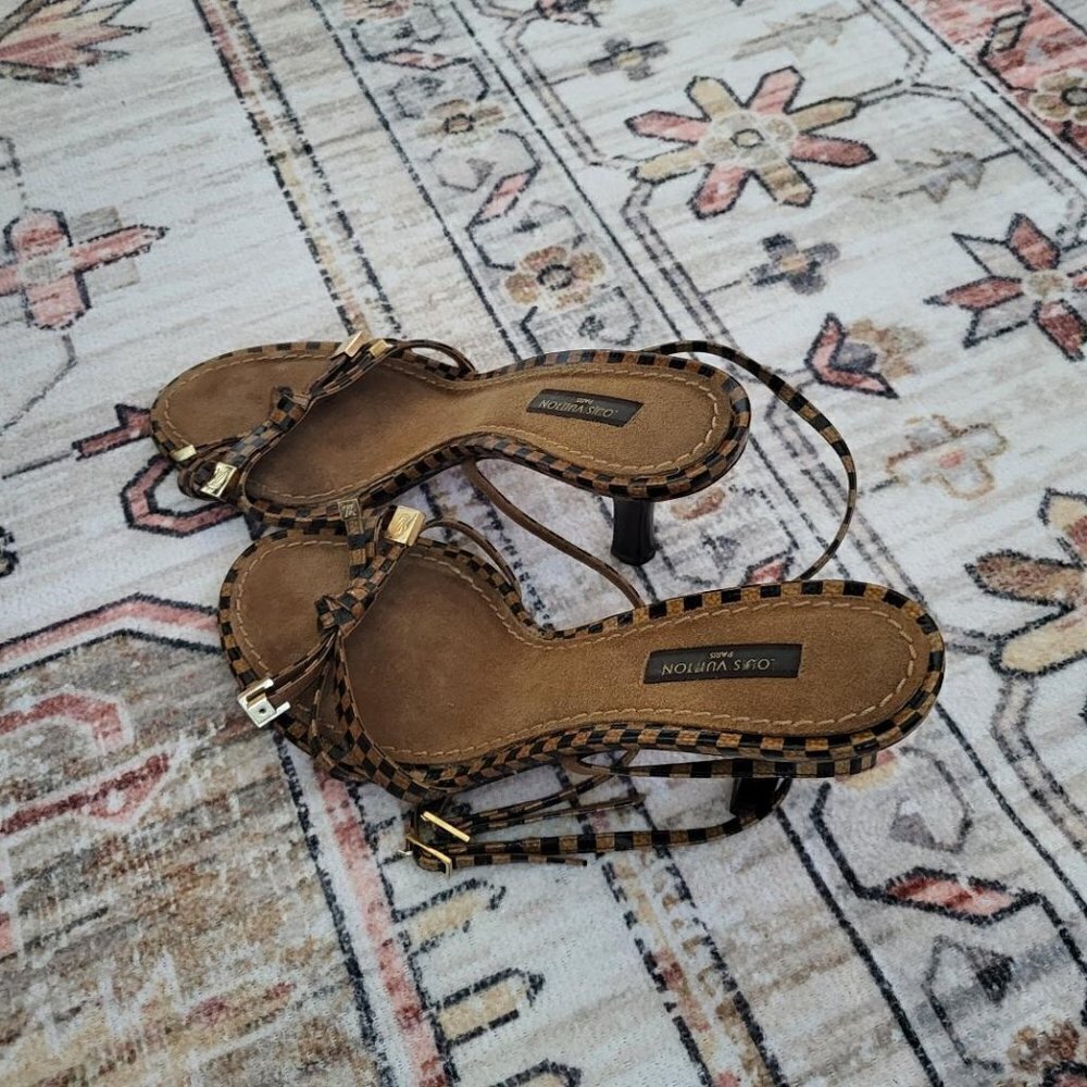 Louis Vuitton Neutrals Pattern Print. Heels 3  1/2 inches. - Picture 5 of 6